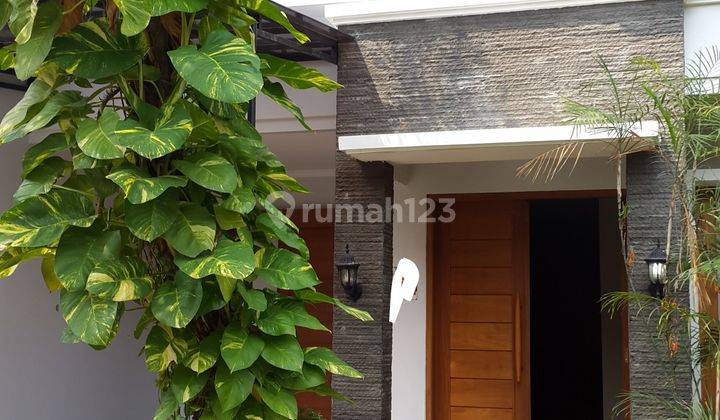 Rumah di menteng dalam cluster taman amir hamzah 1