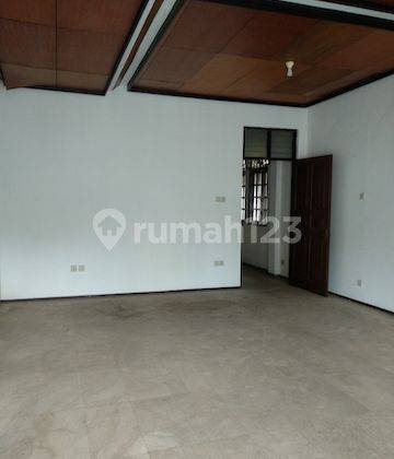 Rumah 2 Lantai Unfurnished, Harga di Bawah Njop Nego 2