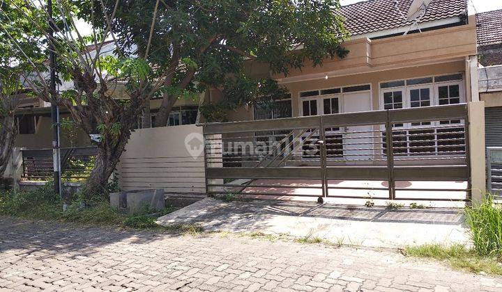 Rumah siap pakai ada fasilitas AC 3 unit 1