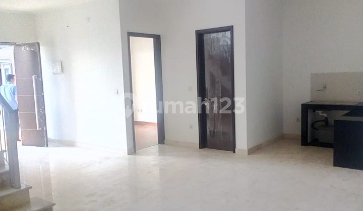 Rumah Orchestra Golf Island Pik Pantai Indah Kapuk Jakarta Utara 1