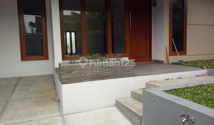 Rumah di Jl. Sumber Hegar, Sudah renov taman depan belakang 1