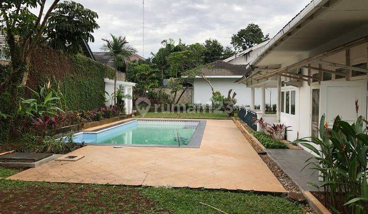 Big Family House with Pool in Kemang 1