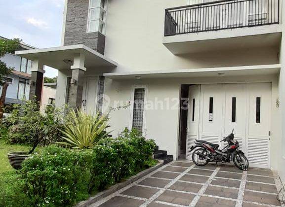 Rumah  Minimalis Dalam Cluster Hoek Bona Vista Jakarta Selatan 1