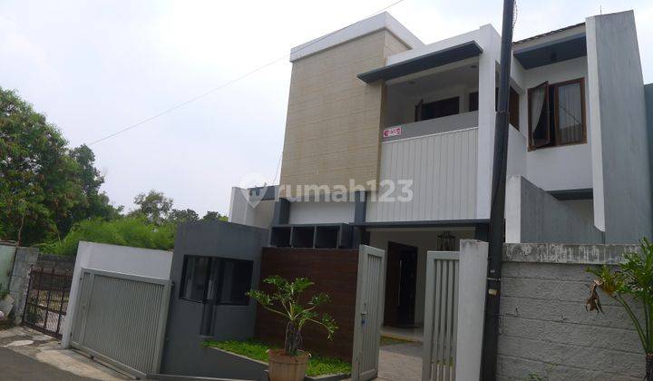 Rumah mewah di lokasi tenang &amp; strategis Jl Poncol Lestari Lebak Bulus 1