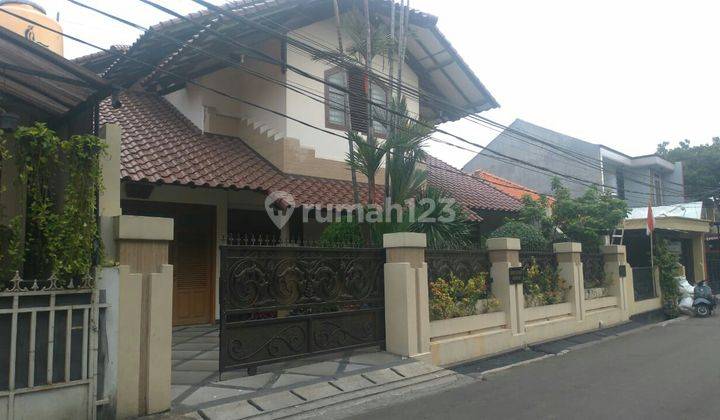 Rumah nyaman,luas dengan design menarik di Pejaten Jakrta Selatan 2