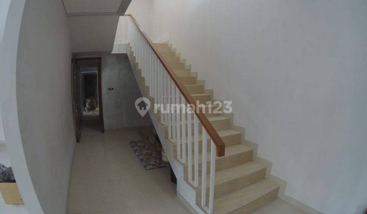 Rumah - Hoek Jl. Cendrawasih Keb. Lama Jakarta Selatan ST-R778 2