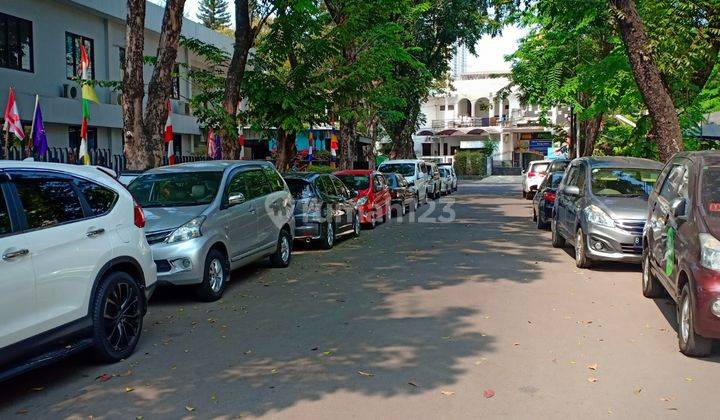 RUMAH SENAYAN KAWASAN STRATEGIS JAKARTA SELATAN 2