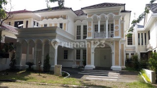 HOUSE IN THE GREEN BSD BSD BSD