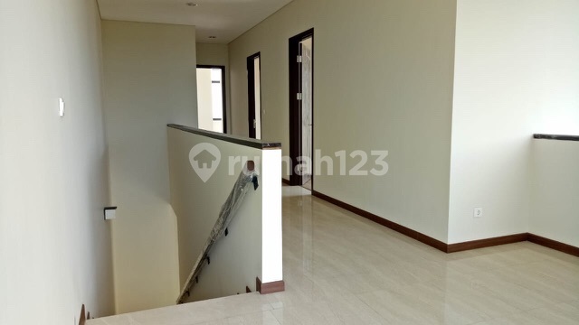 RUMAH CANTIK DI NAVA PARK MEWAH 2