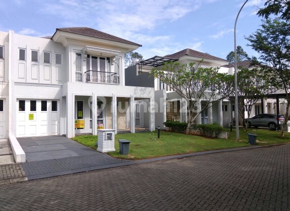 Beautiful Luxurious Green Premium Cluster House in BSD Beautiful Luxurious Green Premium Cluster House in BSD