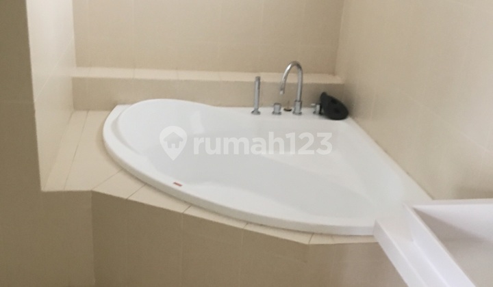 Beautiful, Charming House in Luxurious, Comfortable BSD Foresta 2