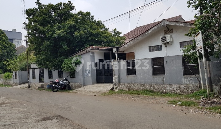 Dekat Stasiun dan Istana Bogor Tengah Kota Dekat Stasiun dan Istana Bogor Tengah Kota