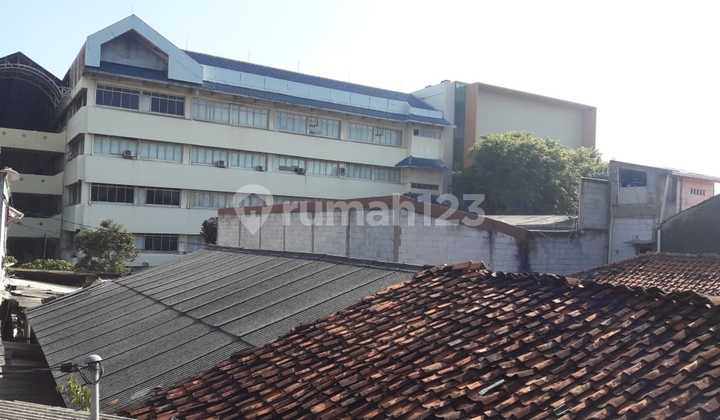 Rumah tua hitung tanah cocok buat kosan di Meruya Jakarta Barat 2