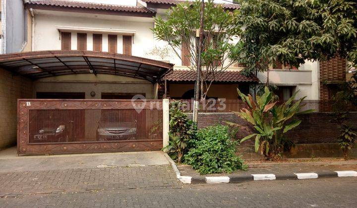 Rumah nyaman, dekat taman, Selatan, Villa Cinere Mas 1