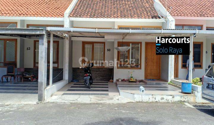 Rumah Cantik sdh di renov di Cluster Elite Dealova Kartasura 1