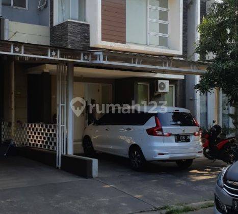 Rumah cantik include AC tiap kamar dan masih ada Sisa tanah belakang. 1