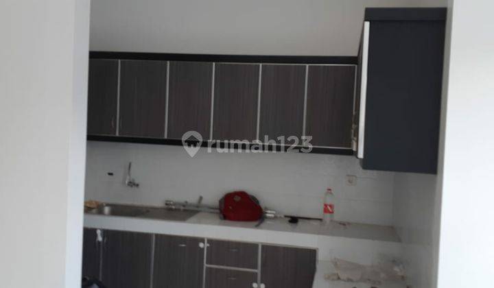 Rumah cantik include AC tiap kamar dan masih ada Sisa tanah belakang. 2