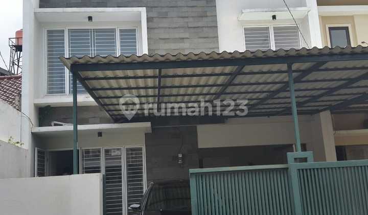 Rumah Baru Siap Huni, dekat kebayoran lama, Jakarta Selatan