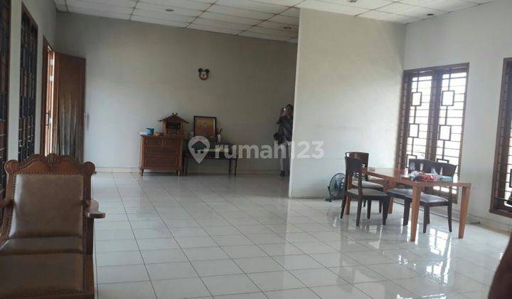 Rumah di lokasi segi tiga emas semarang bisa buat kantor 2