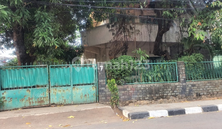 rumah lama bisa usaha dan gedung atau klinik 1