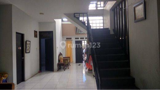 rumah, cocok untuk kost2an, lokasi sangat strategis. 2