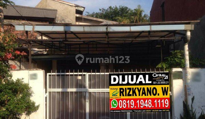 Rumah strategis, cocok dijadikan Rumah Kost di Tomang Jakbar 2