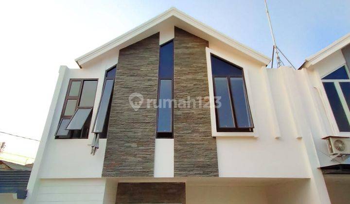 RUMAH SEMI TOWNHOUSE HANYA 8 MENIT KE MRT LEBAK BULUS 1