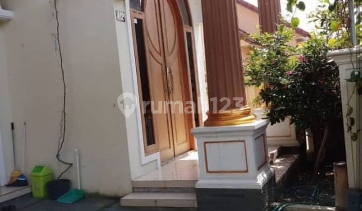 Rumah bergaya klasik eropa dekat Permata Jingga | Rumah bergaya klasik eropa dekat Permata Jingga |