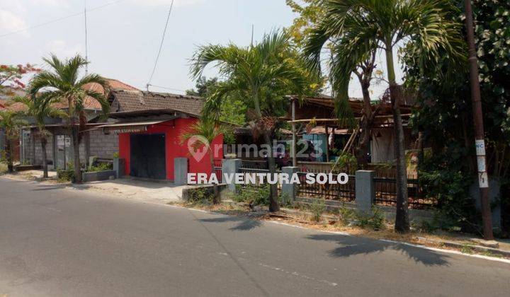 Rumah Hitung Tanah Strategis Tengah Kota Solo 1