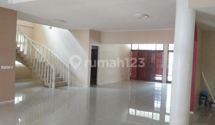 Rumah Terawat Metro Pondok Indah + S. Pool,Jakarta Selatan