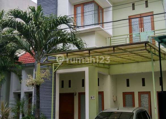 Rumah Bagus 2 Lantai Lokasi di Solo Baru 1