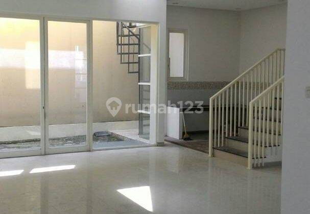 30A.Rumah PAKUWON INDAH di SURABAYA BARAT - MODERN MILLENIAL and SWEET : (FS) - (Grade : A+) 2