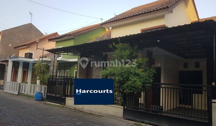 Rumah asri dan nyaman di Gentan Solo 2