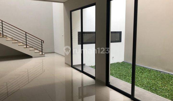 2 Unit Rumah Bangunan BARU  2 Lantai di Daerah Sayap Sukajadi 2