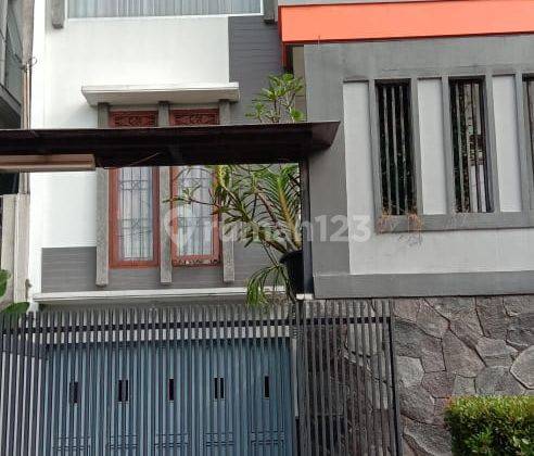 Rumah 3 Lantai Kokoh Dijual di Bukit Ligar Bandung. 2