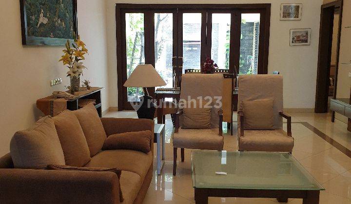 Rumah Modern Furnished Siap Huni Taman Kebon Jeruk Intercon Jakarta Barat 1