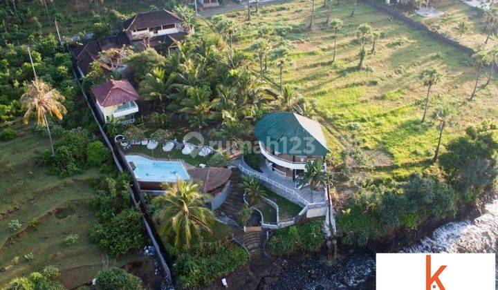 Beautiful Beachfront Villa With Spacious Land In Karangasem Vl2053 1