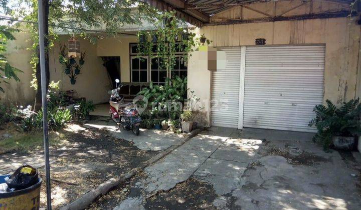 Rumah Beserta Kost-kostan dengan 30 Kamar 2