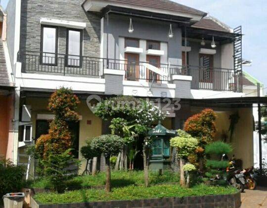 Dijual Rumah Cantik Asri 5 kamar  Di Grand Wisata Bekasi 1