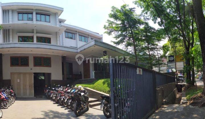 rumah lokasi trategis cocok di jadikan kantor dan kost 1