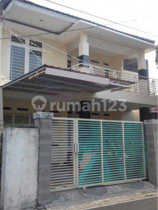 Rumah 2 Lantai Siap Pakai di Manahan 1