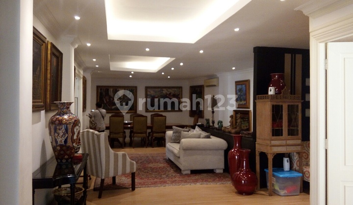 Rumah Kantor 3 Lantai Etnik, Bagus 2