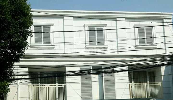 Rumah 3 Lantai Senopati – Ideal untuk Kantor Syariah, Restoran Halal, atau Lembaga Islami