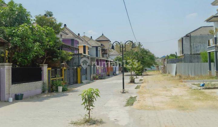 Rumah 2 Lantai Lokasi Nyaman 2