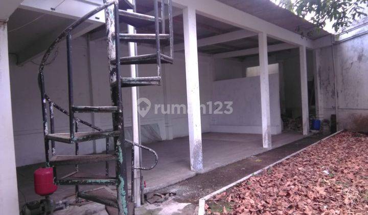 Rumah Besar di Sayap Dago 2