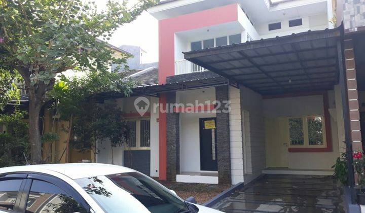 Rumah apik siap huni di Grand Wisata 1