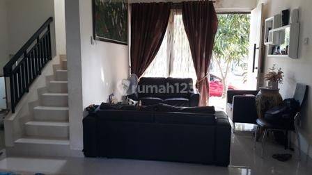 rumah cantik siap huni grand wisata depan taman 2