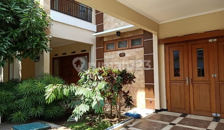 Rumah full furnish hadap utara dekat jalan protokol Letjen Sutoyo, S.Parman dekat hotel Atria 2