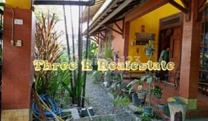 Rumah full kayu jati carport luas , garasi muat 2 mobil Rumah full kayu jati carport luas , garasi muat 2 mobil