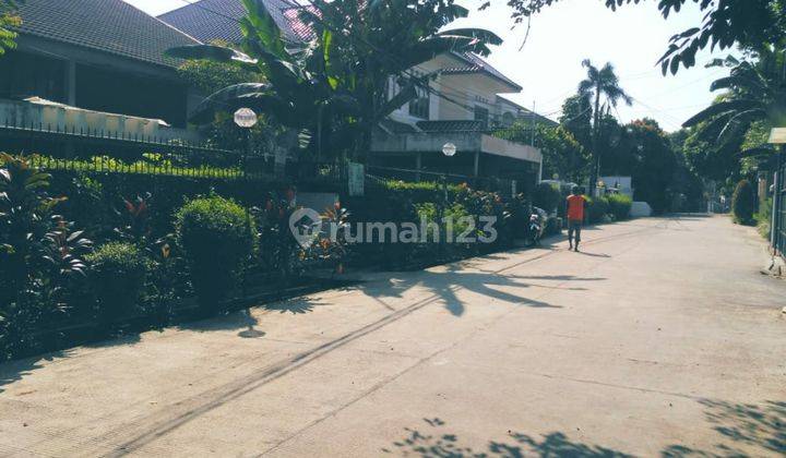 Turun Harga!! Rumah Tua hitung Tanah Posisi Hoek dalam Komplek Harga dibawah Pasaran cocok untuk bangun Hunian, gudang, dll. Jalan Lebar Tanah Kusir Arteri Pondok Indah Kebayoran Lama Jakarta Selatan 1